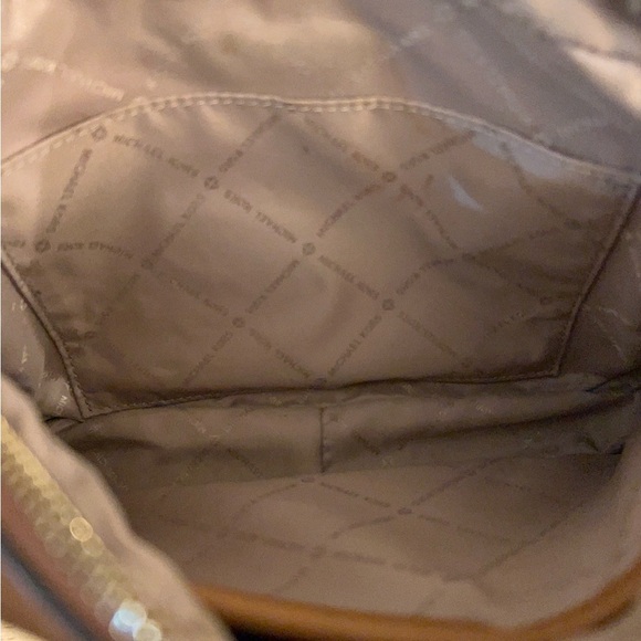 Michael Kors Jet Set monogrammed Logo Crossbody Bag - Picture 15 of 16